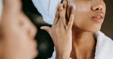 وصفات طبيعية للتخلص من خلايا الجلد الميتة.. من القهوة لدقيق الحمص المرأة والمنوعات شاهد المقال التالي من صحافة مصر عن وصفات طبيعية للتخلص من خلايا