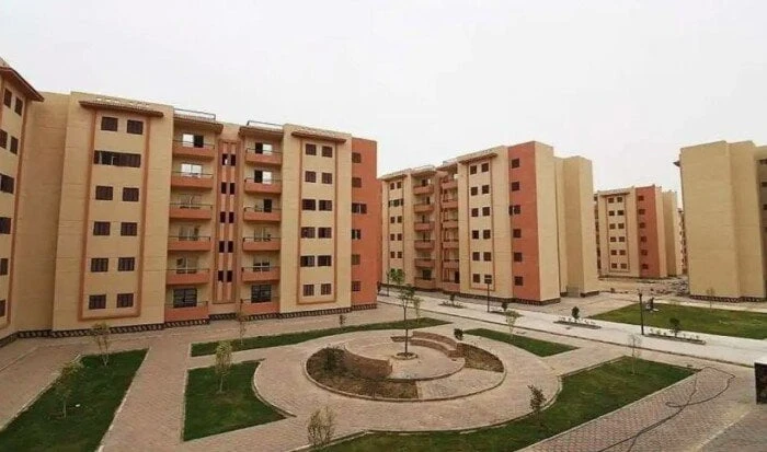 باقي 48 ساعة.. طريقة التقديم على شقق الإسكان الاقتصادي 2024 بالتجمع الثالثأعلنت وزارة الإسكان والمرافق والمجتمعات العمرانية، عن طرح شقق الإسكان