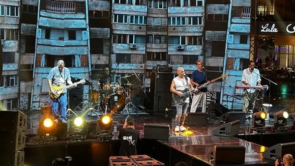 مسار إجباري يشعل حفل التجمع الخامس ب مطلوب حبيب والليلة الكبيرة.. صورأشعل فريق مسار اجباري حفله بفستيفال سيتي بالتجمع الخامس وقدموا عرضا استثنائيا