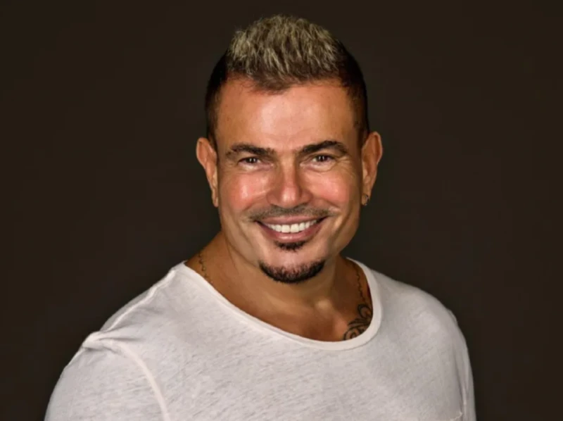 عمرو دياب يشعل مهرجان العلمين بحفله الغنائي وسط حضور جماهيري كبير شاهد المقال التالي من صحافة السعودية عن عمرو دياب يشعل مهرجان العلمين بحفله الغنائي