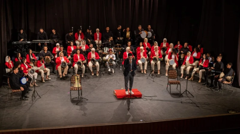 فرقة الأنفوشي للإيقاعات الشرقية تحيي حفلا بمهرجان العلمين تستعد فرقة الأنفوشي للإيقاعات الشرقية، لإحياء حفل فني مميز على خشبة المسرح الروماني