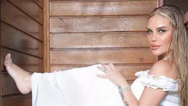 فستان جرئ .. نيكول سابا تستعرض جمالها في أحدث ظهورشاركت الفنانة نيكول سابا صور جديدة عبر حسابها الشخصي على موقع التواصل الاجتماعي للصور والفيديوهات