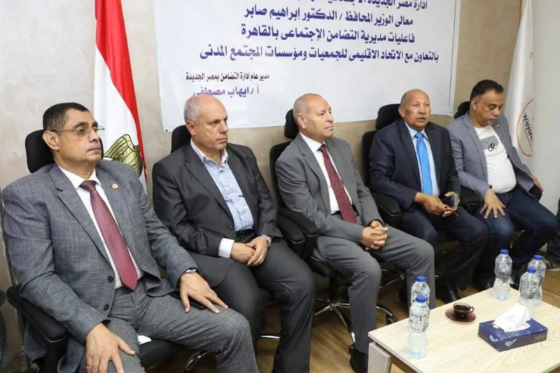 لدمجهم في المجتمع.. توزيع 11 كرسيا متحركا على ذوي الهمم بالقاهرة وزع الدكتور إبراهيم صابر، محافظ القاهرة، اليوم السبت، 11 كرسيا كهربيا متحركا على عدد