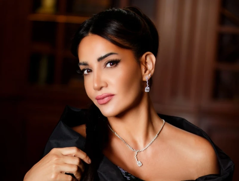 خاص ديانا حداد في ليلة ساحرة ضمن مهرجان العلمين وابنتاها مفاجأة الحفل في ليلة ساحرة، عنوانها الفن والأجواء المميزة، أحيت الفنانة اللبنانية، ديانا حداد، حفلا فنيا ضخما حضره جمهور كب