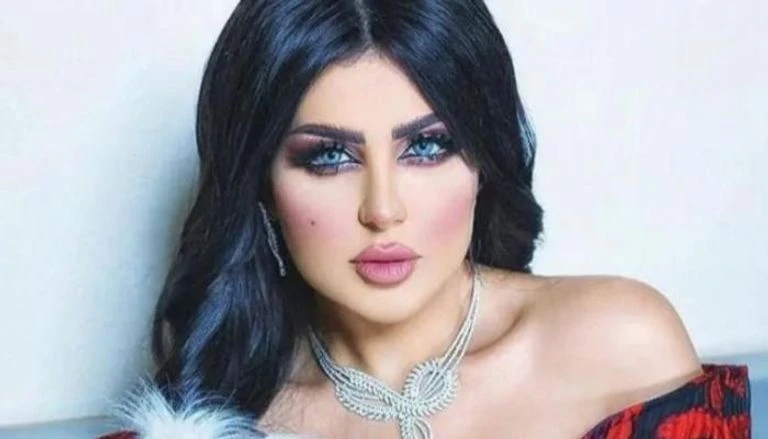 شاهد.. أول ظهور ل حليمة بولند وابنتها بعد خروجها من السجن تصدرت الإعلامية الكويتية حليمة بولند، محركات بحث جوجل ومنصات التواصل الاجتماعي خلال الساعات الأخيرة، بعد ظهورها للمرة الأو