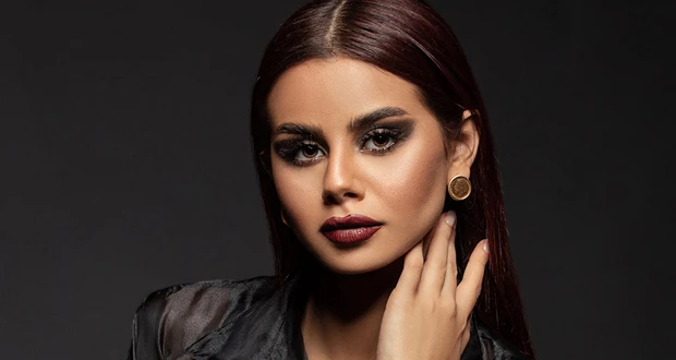 كاميرات المراقبة تكشف سارقي منزل منة عرفة افاق عربية - تقدمت الفنانة المصرية منة عرفة ببلاغ رسمي للجهات الأمنية، متهمة حارس منزلها وزوجته بسرقتها، أثناء سفرها إلى جزر المالديف في إ