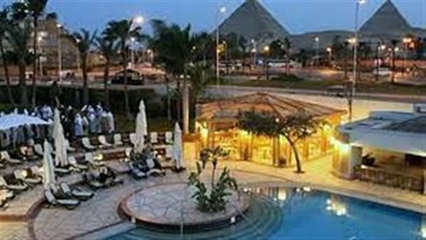 السياحة تحث الفنادق على استبدال الوقود التقليدي ب الغاز الطبيعيحثت وزارة السياحة والآثار، المنشآت الفندقية التي تستخدم الوقود التقليدي على استبداله ب