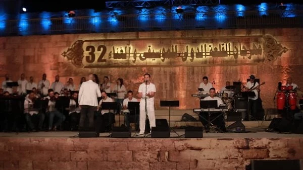 قدم موهبة جديدة للجمهور.. لقطات من حفل مدحت صالح ضمن فعاليات مهرجان القلعةتألق الفنان مدحت صالح مساء، أمس الثلاثاء فى حفلا غنائيا مميزا في ضمن ليالي