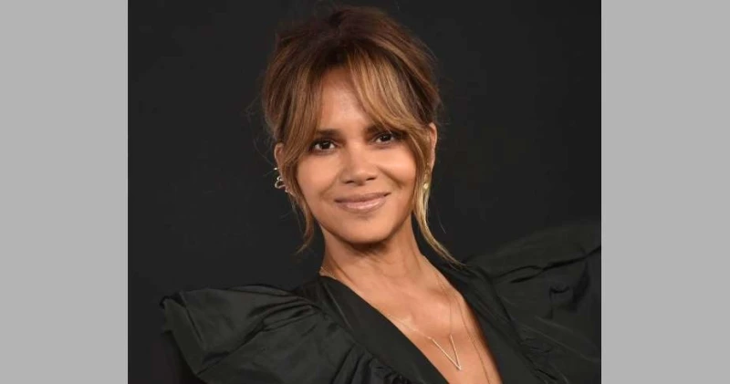 الممثلة الأمريكية هالي بيري تكشف تفاصيل إصاباتها الخطرة خلال مسيرتها التمثيلية لايف ستايل شاهد المقال التالي من صحافة البحرين عن الممثلة الأمريكية