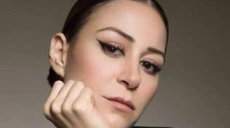 منة شلبي: تعرضت للخيانة.. وأرفض الزواج من رجل مثل والدي حلت الفنانة منة شلبي، ضيفة على برنامج بيت السعد، مع الأخوين أحمد وعمرو سعد، أمس الأربعاء.وأكدت منى شلبي أن سبب عدم زواجها حت