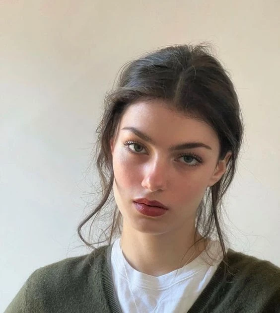 رواية اسيرتي في الحب كاملة جميع الفصول بقلم مجهولة نورا فتاة يتيمة الأبوين من اسرة فقيرة تعيش في القرية لها اختين اصغر منها سيرين ونرجس واخ يكبرها بثلاث سنوات يدعي مصطفي قد ناهزت س