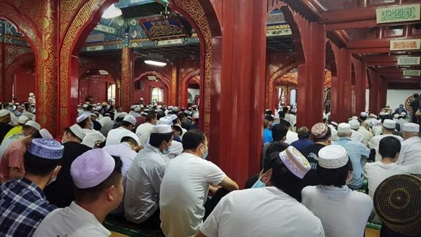 حكم إقامة الحضرة بقراءة القرآن والأذكار.. دار الإفتاء تجيبورد إلى دار الإفتاء المصرية، سؤال يقول صاحبه ما حكم إقامة الحضرة التي تشتمل على قراءة