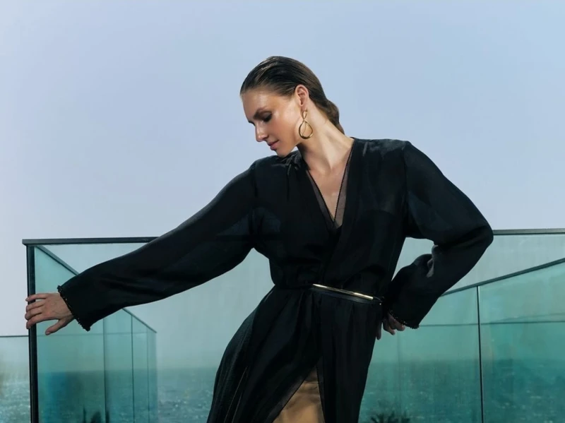 موديلات عبايات مزينة بالحزام.. تؤطر إطلالتك الشرقية بلمسة عصرية شاهد المقال التالي من صحافة السعودية عن موديلات عبايات مزينة بالحزام تؤطر إطلالتك