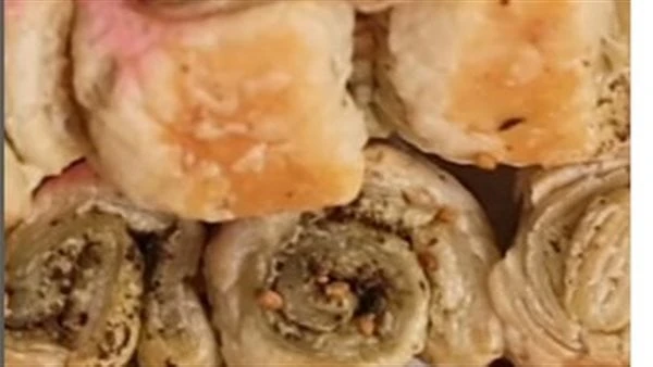 طريقة عمل رولات الزعتر في البيت بأسهل الخطواترولات الزعتر من الأطباق الجانبية التي يمكنك تطبيقها في المنزل بأسهل الخطوات وأقل المكونات في البيت.قدمت الشيف منال العالم، عبر حسابها ا