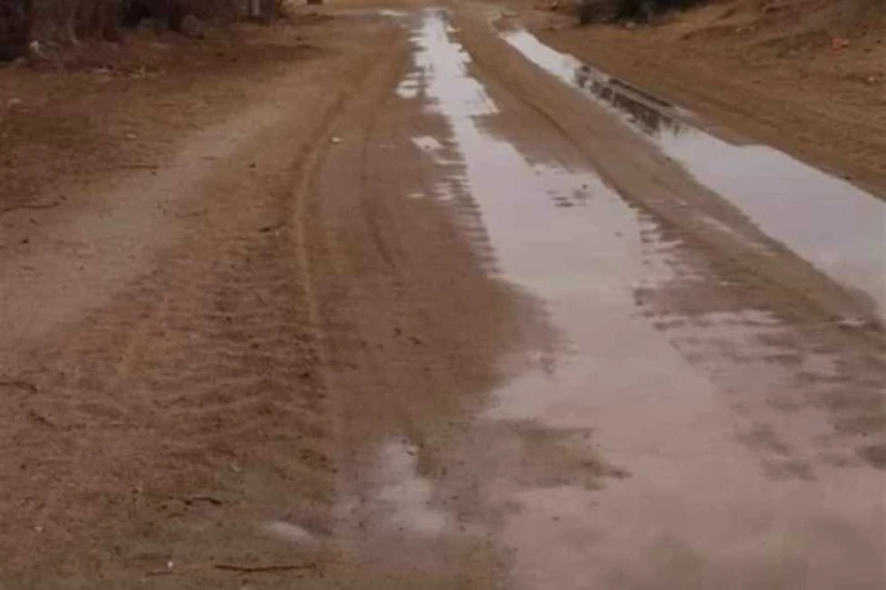 الأمطار تضرب منطقة درب الأربعين في الوادي الجديد شهدت منطقة قري درب الاربعين جنوب مركز باريس في الوادي الجديد سقوط امطار غزيرة اليوم الأحد، وسط تكاثر للسحب على المناطق الجنوبية للم