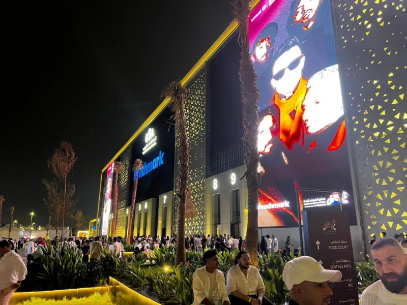 الثقافة والفن: مع زخات المطر.. إقبال كثيف لحضور أمسية أحمد سعد وكايروكي في جدة الثقافة والفن، مع زخات المطر إقبال كثيف لحضور أمسية أحمد سعد وكايروكي