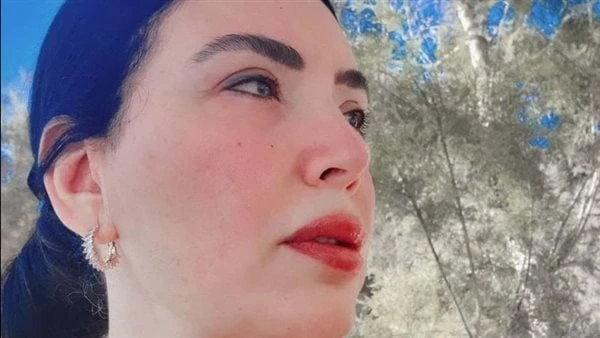 بوردة حمراء.. عبير صبري تثير إعجاب جمهوريها بإطلالة صيفية شاهدشاركت الفنانة عبير صبري جمهورها عبر حسابها الخاص بموقع التواصل الاجتماعي إنستجرام صورا