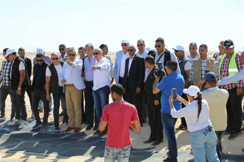 تفاصيل جولة وزيري الزراعة والري ومحافظ شمال سيناء لمناطق الزراعة ومحطة الرفع بالتجمعات التنموية بالنثيلة تفقد علاء فاروق وزير الزراعة واستصلاح