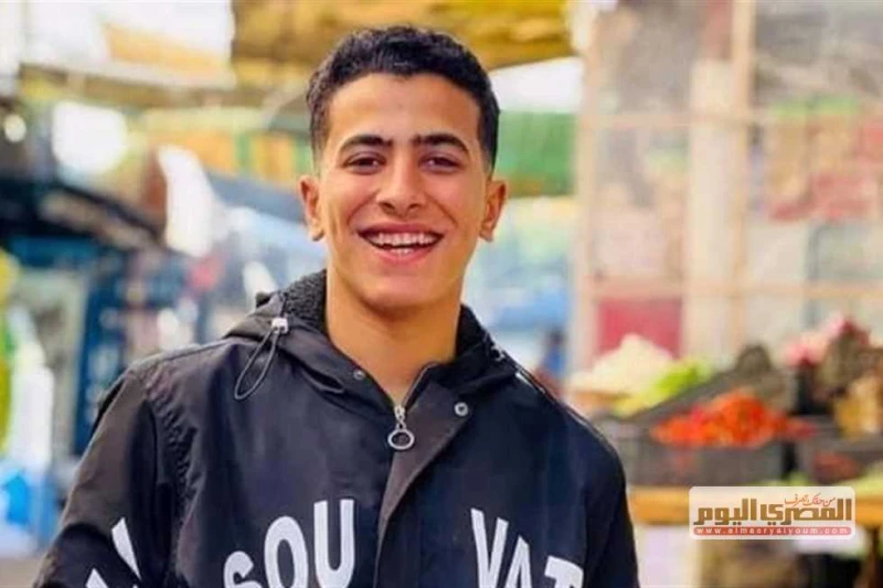 الآلاف يشيعون شابين توفيا في حادث سيارة ب البحيرة (فيديو)شيع الآلاف من أهالي مدينة إدكو في محافظة البحيرة اليوم، جثماني ضحية حادث تصادم سيارة علي