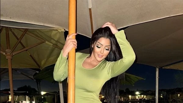 بتاتو على الظهر.. سلمى الشيمي تثير الجدل بإطلالة جريئة بعد الإفراج عنهاشاهدشاركت البلوجر سلمى الشيمي جمهورها عبر حسابها الرسمي بموقع التواصل الاجتماعي انستجرام صور جديدة لها.وظهرت