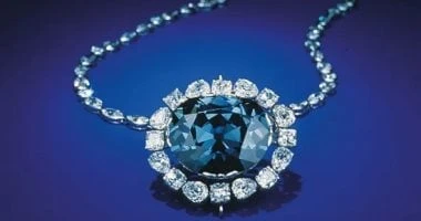 5 أحجار ماس الأكثر شهرة في العالم.. أبرزها ماسة الأمل المرأة والمنوعات شاهد المقال التالي من صحافة مصر عن 5 أحجار ماس الأكثر شهرة في العالم أبرزها ماسة الأمل، لا شك أن الأحجار الكر