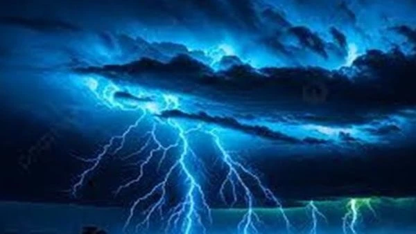 أخبار الطقس 5 ظوهر جوية تضرب القاهرة والمحافظات .. غدا أخبار الطقس غدا الثلاثاء يبحث عنها كثير من المهتمين ب الطقس خاصة المسافرين على الطرق السريعة،