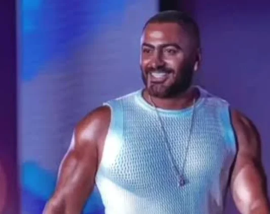 شاهدوا تامر حسني الساعة الرابعة عندنا في أغنيته الجديدة يانهار أبيضكشف المغني المصري تامر حسني عبر حسابه الشخصي في تطبيق إنستغرام موعد طرح أغنيته