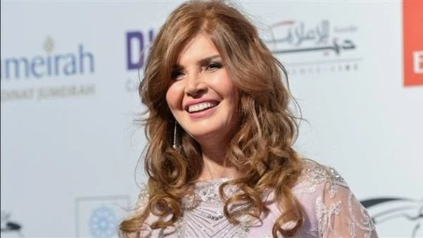 بعد تصدرها التريند.. 10 صور أثارت صجة ل ميرفت أمين شاهدتصدرت الفنانة ميرفت أمين، مؤشر البحث جوجل بعد احتفالها مؤخرا بالتعاقد على بطولة مسلسلها