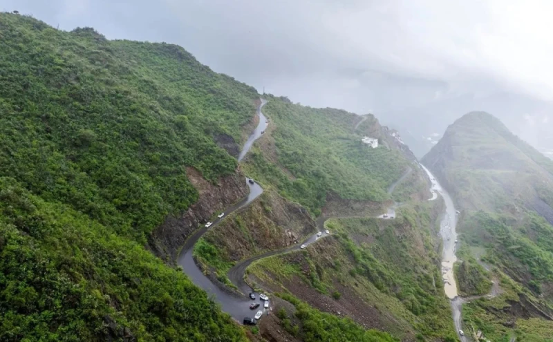 بالصور.. رجال ألمع وجهة سياحية تجمع بين الطبيعة الخلابة والموروث الأصيل الحياة الحياة، بالصور رجال ألمع وجهة سياحية تجمع بين الطبيعة الخلابة والموروث الأصيل،تغفو محافظة رجال ألمع ع