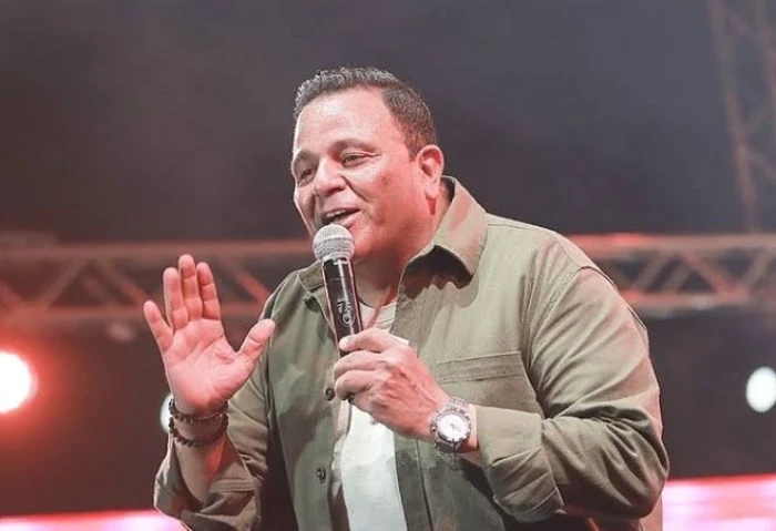 أول تعليق من محمد فؤاد بعد قرار النيابة إخلاء سبيله: كنا في سواد ظهر الفنان محمد فؤاد لجمهوره مساء أمس الخميس، للمرة الأولى عقب قرار النيابة العامة