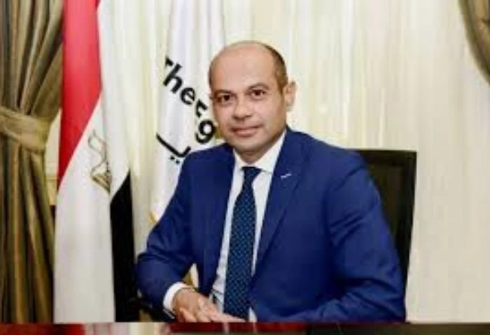 رئيس الوزراء يقرر تجديد تعيين أحمد الشيخ رئيسا للبورصة المصرية أصدر الدكتور مصطفى مدبولي رئيس مجلس الوزراء، قرار رقم 2710 لسنة 2024، بشأن تجديد تعيين