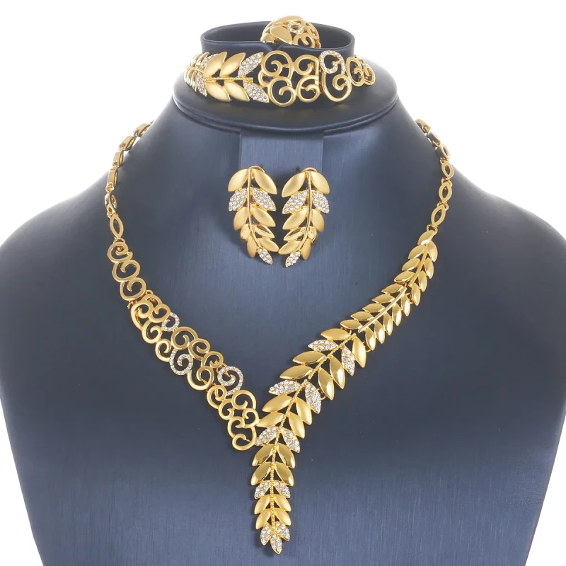 بعد قفزات متتالية أسعار الذهب اليوم 31-8-2024 يخالف التوقعات وعيار 21 الآن مفاجأةبعد قفزات متتالية أسعار الذهب اليوم 31-8-2024 يخالف التوقعات وعيار