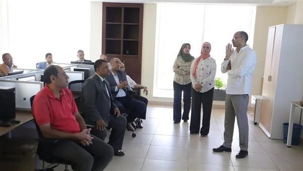 دورات تدريبية لمديري المديريات حول كيفية التعامل مع منصة العمالة غير المنتظمةأعلنت وزارة العمل اليوم السبت، عن بدء سلسلة من الدورات التدريبية لعدد من