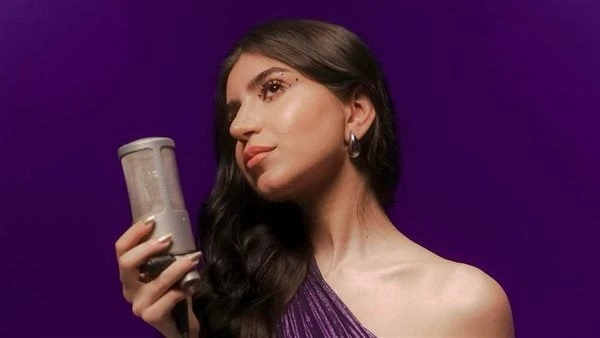 بعد ألبوم غريبة..تاليا لحود تطلق أغنية سمرا مع مغني الراب أبو الأنوارطرحت المطربة اللبنانية تاليا لحود أجدد أعمالها الغنائية سمرا، بشكل فيديو كليب ليريكال على مختلف المنصات الموسيق