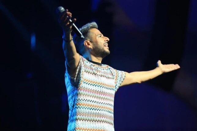 ليكم مكانة كبيرة بقلبي.. رسالة محمد حماقي لجمهوره في جدةأحيا الفنان محمد حماقي، حفلا غنائيا في جدة على مسرحي عبادي الجوهر خلال الساعات القليلة