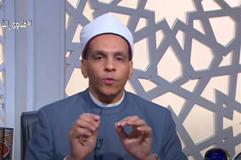 أمين الفتوى: استخدام الطلاق كوسيلة للضغط محرم شرعا أجاب الشيخ محمد كمال، أمين الفتوى بدار الإفتاء المصرية، على سؤال متصلة حول: في حالة أن الزوج اختلف