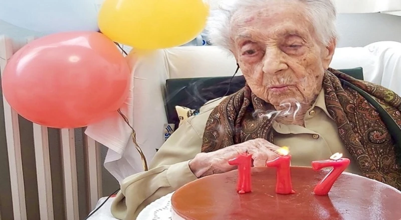 رحيل أكبر معمرة في العالم تفاصيل رحلت عن عالمنا ماريا براناس موريرا، أكبر معمرة في العالم، عن عمر يناهز 117 عاما، أثناء نومها دون أن تعاني من ألم.