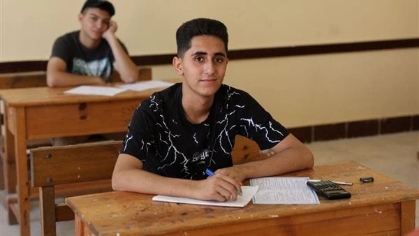 الاستاتيكا واللغة الأجنبية الثانية.. هدوء في امتحانات الدور الثاني الثانوية الأزهريةيواصل الطلاب اليوم الاثنين الموافق 26 أغسطس اداء امتحانات الدور