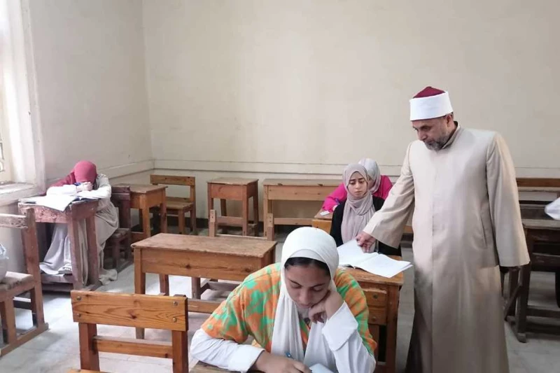 أزهر الشرقية: طلاب الثانوية أدوا آخر أيام امتحانات الدور الثاني دون شكاوى أدى طلاب الثانوية الأزهرية بمحافظة الشرقية، اليوم الخميس، آخر أيام امتحانات