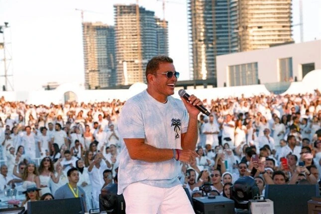 إقبال جماهيري كبير على حفل عمرو دياب بمدينة العلمين تعرف على التالي إقبال جماهيري كبير على حفل عمرو دياب بمدينة العلمين، أشاد طارق أحمد، مراسل قناة