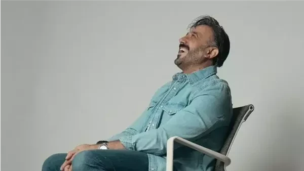 يكمل مسيرة جورج قرداحي ثوب جديد ل من سيربح المليون بطولة قصي خوليبعد أن شوق الفنان قصي خولي جمهوره خلال الأيام الماضية عن خوضه لتقديم برنامج جديد، كثرت المعلومات وتداول الأخبار على