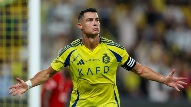 دبي، الإمارات العربية المتحدة () -- ألمح النجم البرتغالي كريستيانو رونالدو إلى أنه من المحتمل أن ينهي مسيرته الكروية في نادي النصر، الناشط في الدوري