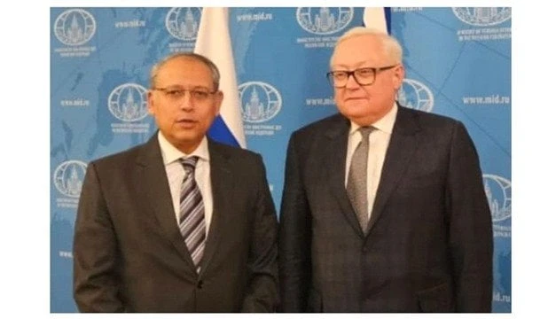 سفير مصر بموسكو يبحث مع نائب وزير خارجية روسيا التحضيرات لقمة البريكس المقبلة سفير مصر بموسكو ونائب وزير خارجية روسيابحث سفير مصر بموسكو نزيه