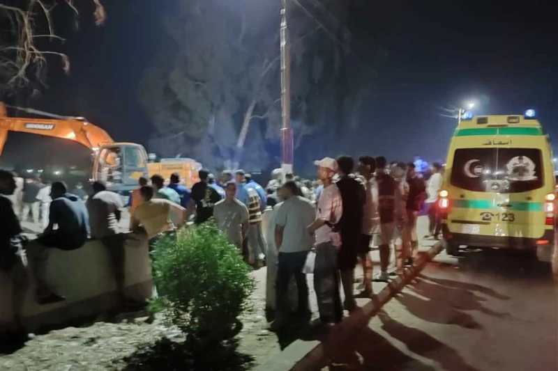 وزيرة التضامن تتابع حادث الفيوم: وجهت بصرف تعويضات لأسر الضحايا والمصابين تتابع الدكتورة مايا مرسي وزيرة التضامن الاجتماعي، حادث تصادم سيارة نقل