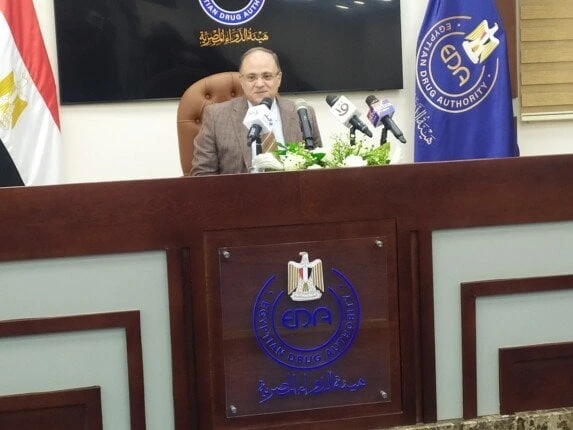 رئيس هيئة الدواء: رصدنا نقص في 81 صنفا من بين 15 ألف هبة المرمىأكد الدكتور على الغمراوى رئيس هيئة الدواء المصرية، أن مصر بها 15 ألف صنف دوائي، وهناك نقص في 81 صنف دوائي فقط، والخط 