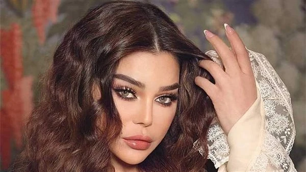 هيفاء وهبي تعود لجمهورها في مصر بحفل جماهيري بعد رفع الإيقاف عنها: حب الناس نعمتي تعرف على التالي هيفاء وهبي تعود لجمهورها في مصر بحفل جماهيري بعد