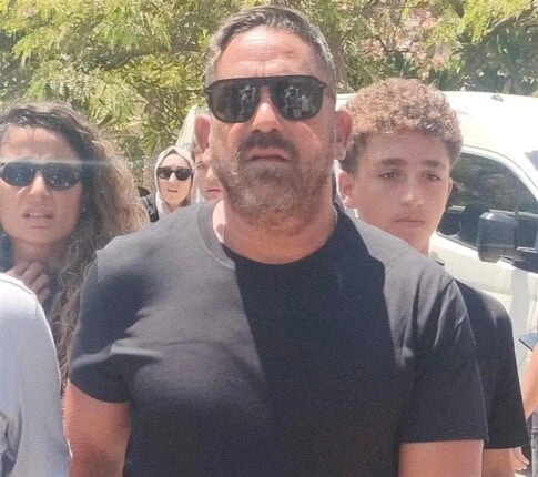 أمير كرارة وسمير عدلي.. أبرز الحضور بجنازة والد الفنان أحمد صلاح حسني جنازة والد الفنان أحمد صلاح حسنيمروة الدقيشيتوافد عدد من نجوم الفن والكرة