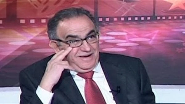 مازال في غيبوبة.. زوجة السيناريست عاطف بشاي تطلب من محبيه الدعاء له كشفت زوجة السيناريست عاطف بشاي عن تطورات حالة زوجها الصحية بعد تعرضه إلى أزمة