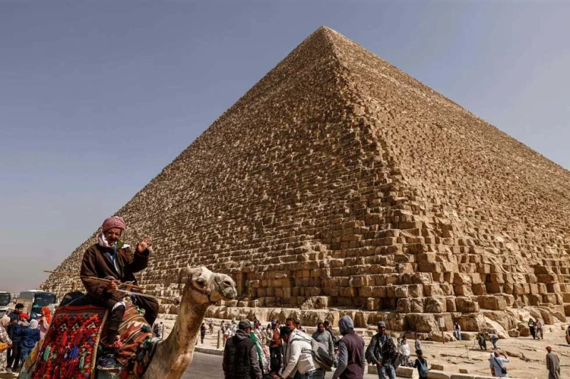 زيادة 50.. ارتفاع أسعار تذاكر زيارة هرم خوفو اعتبارا من يناير 2025 وافق المجلس الأعلى للآثار التابع لوزارة السياحة والآثار، على تعديل رسوم زيارة هرم