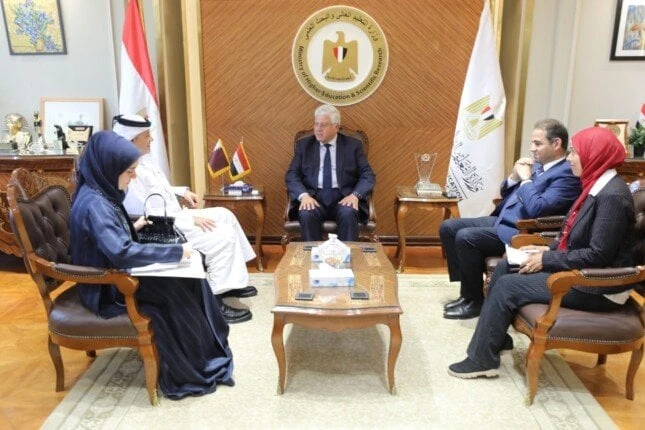 وزير التعليم العالي يبحث مع السفير القطري سبل التعاون المشترك بين البلدينالتقى الدكتور أيمن عاشور وزير التعليم العالي والبحث العلمي، السفير طارق